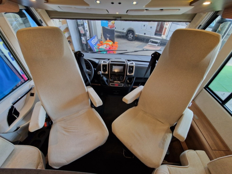 Carthago C-Tourer I 143 - Motorhome: foto 5 Carthago C-Tourer I 143 - Motorhome: foto 5