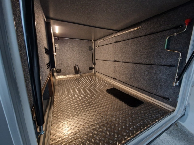 Motorhome nuovo Carthago Chic E-Line I 64 XL QB Mercedes: foto 18