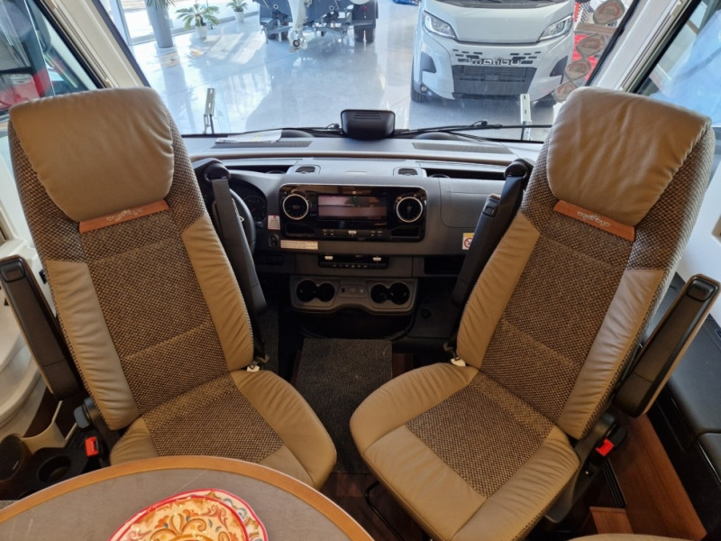 Carthago Chic E-Line I 64 XL QB Mercedes - Motorhome: foto 5 Carthago Chic E-Line I 64 XL QB Mercedes - Motorhome: foto 5