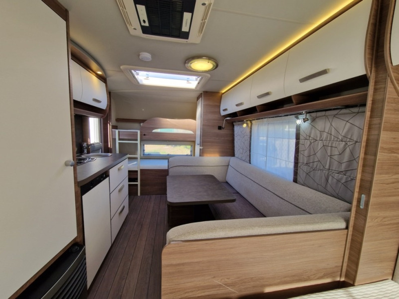 Caravan Knaus Sport 550 FSK: foto 12 Caravan Knaus Sport 550 FSK: foto 12