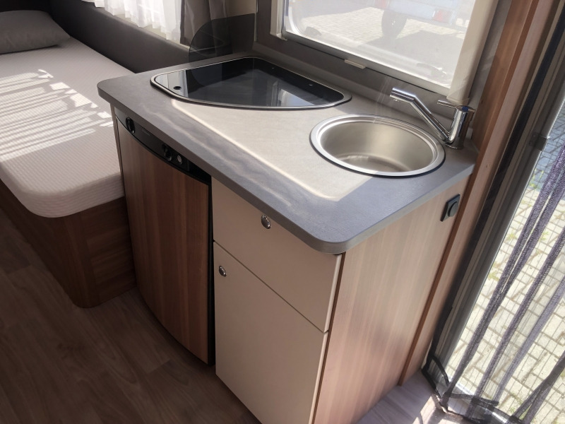 WEINSBERG CARAONE 480 EU - Caravan: foto 4 WEINSBERG CARAONE 480 EU - Caravan: foto 4