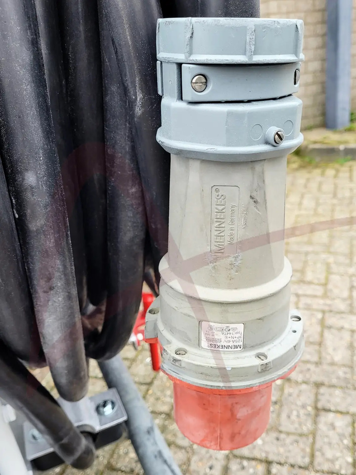 AXA POWER 3GSTS 200/345L - Unità di alimentazione a terra: foto 5 AXA POWER 3GSTS 200/345L - Unità di alimentazione a terra: foto 5