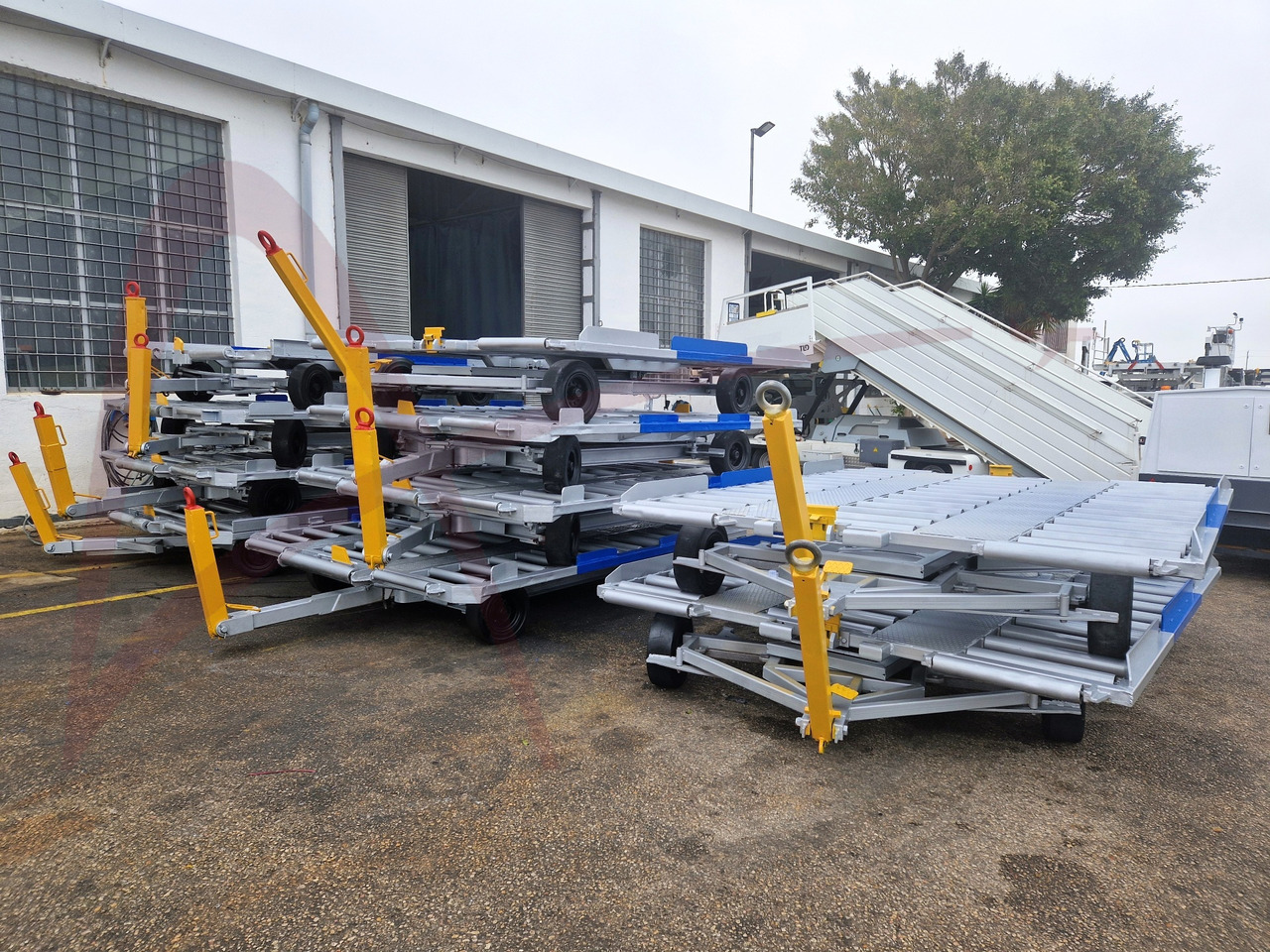 - Attrezzature aeroportuali: foto 1 - Attrezzature aeroportuali: foto 1