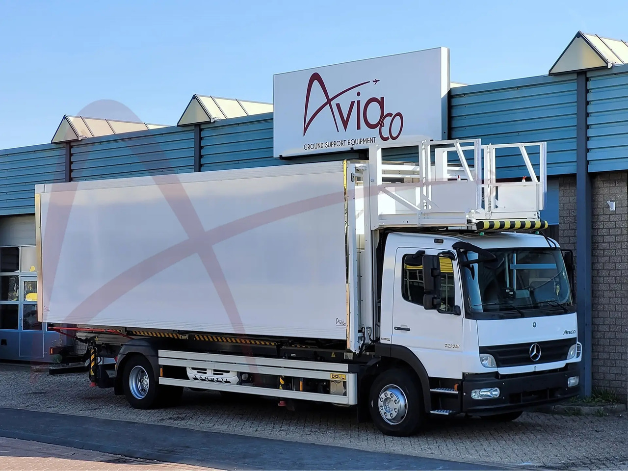 DOLL X-CAT U79.15S045.00 - Veicolo per servizio di catering: foto 1 DOLL X-CAT U79.15S045.00 - Veicolo per servizio di catering: foto 1