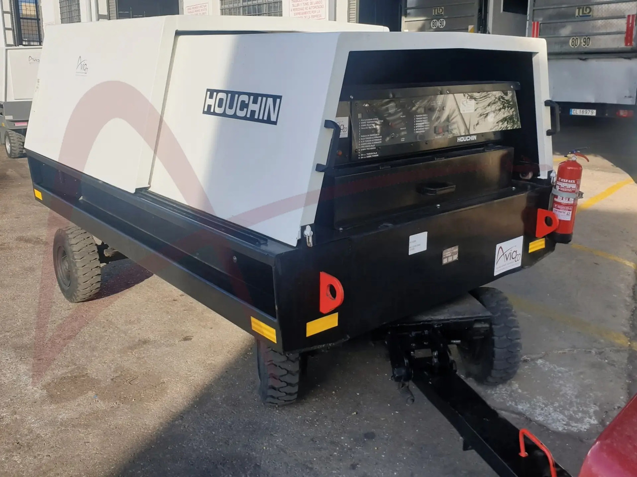 HOUCHIN D690 SV - Unità di alimentazione a terra: foto 3 HOUCHIN D690 SV - Unità di alimentazione a terra: foto 3