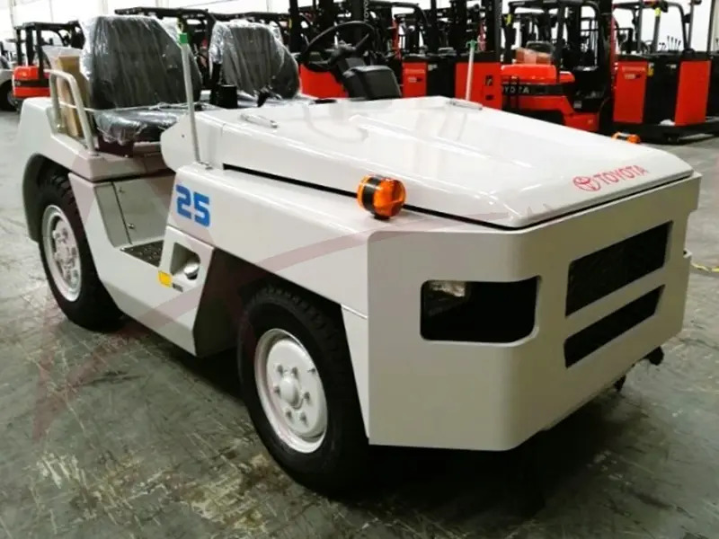 TOYOTA 02-2TD25 - Trattore per traino bagagli: foto 1 TOYOTA 02-2TD25 - Trattore per traino bagagli: foto 1