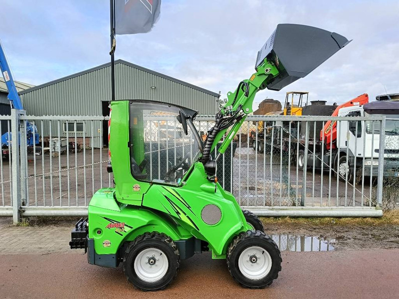 Avant M420 MSDNT mini shovel loader lader 980 kg CE - Minipala cingolata: foto 1 Avant M420 MSDNT mini shovel loader lader 980 kg CE - Minipala cingolata: foto 1