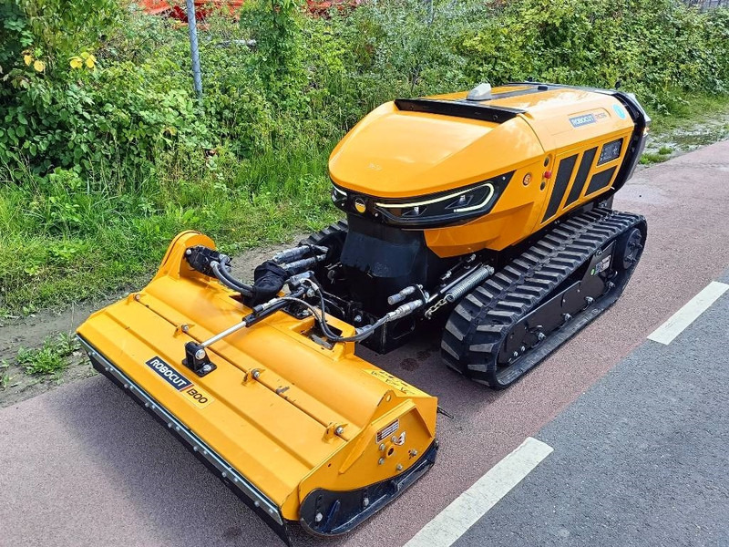 McConnel Robocut RC56 robot remote maaier mower 1200kg - Falciatrice: foto 2 McConnel Robocut RC56 robot remote maaier mower 1200kg - Falciatrice: foto 2