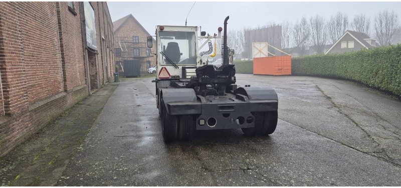 Terberg trt89 4x4 terminal trekker tractor port truck - Trattore terminale: foto 4 Terberg trt89 4x4 terminal trekker tractor port truck - Trattore terminale: foto 4