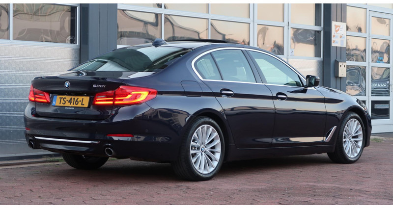 BMW 5 Serie 520i High Executive SCHUIFDAK/ NAPPA-LEDER/ ACC/ HEAD-UP/ H&K / ETC. - Berlina: foto 4 BMW 5 Serie 520i High Executive SCHUIFDAK/ NAPPA-LEDER/ ACC/ HEAD-UP/ H&K / ETC. - Berlina: foto 4