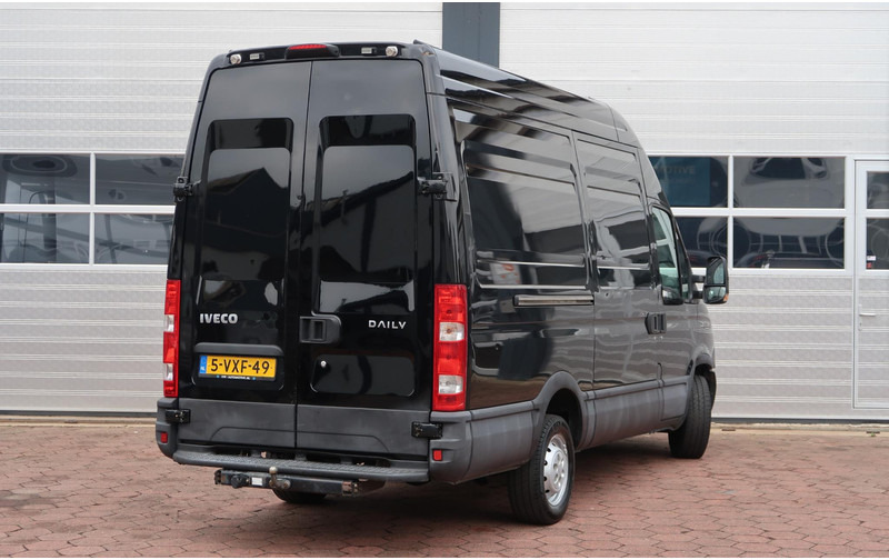 Iveco Daily 35S17V L2H3 1E EIG/ 3.5T/ AIRCO/ CRUISE/ TREKHAAK - Furgone chiuso: foto 4 Iveco Daily 35S17V L2H3 1E EIG/ 3.5T/ AIRCO/ CRUISE/ TREKHAAK - Furgone chiuso: foto 4