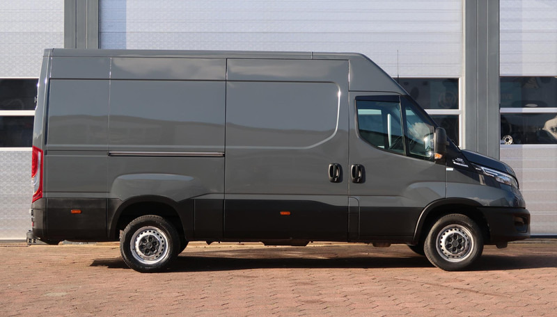 Furgone chiuso Iveco Daily 35S18HV 3.0 35 L2 H2 AUT/ LED/ CAMERA/ 3.5T/ CRUISE/ CLIMA/ TREKHAAK: foto 15