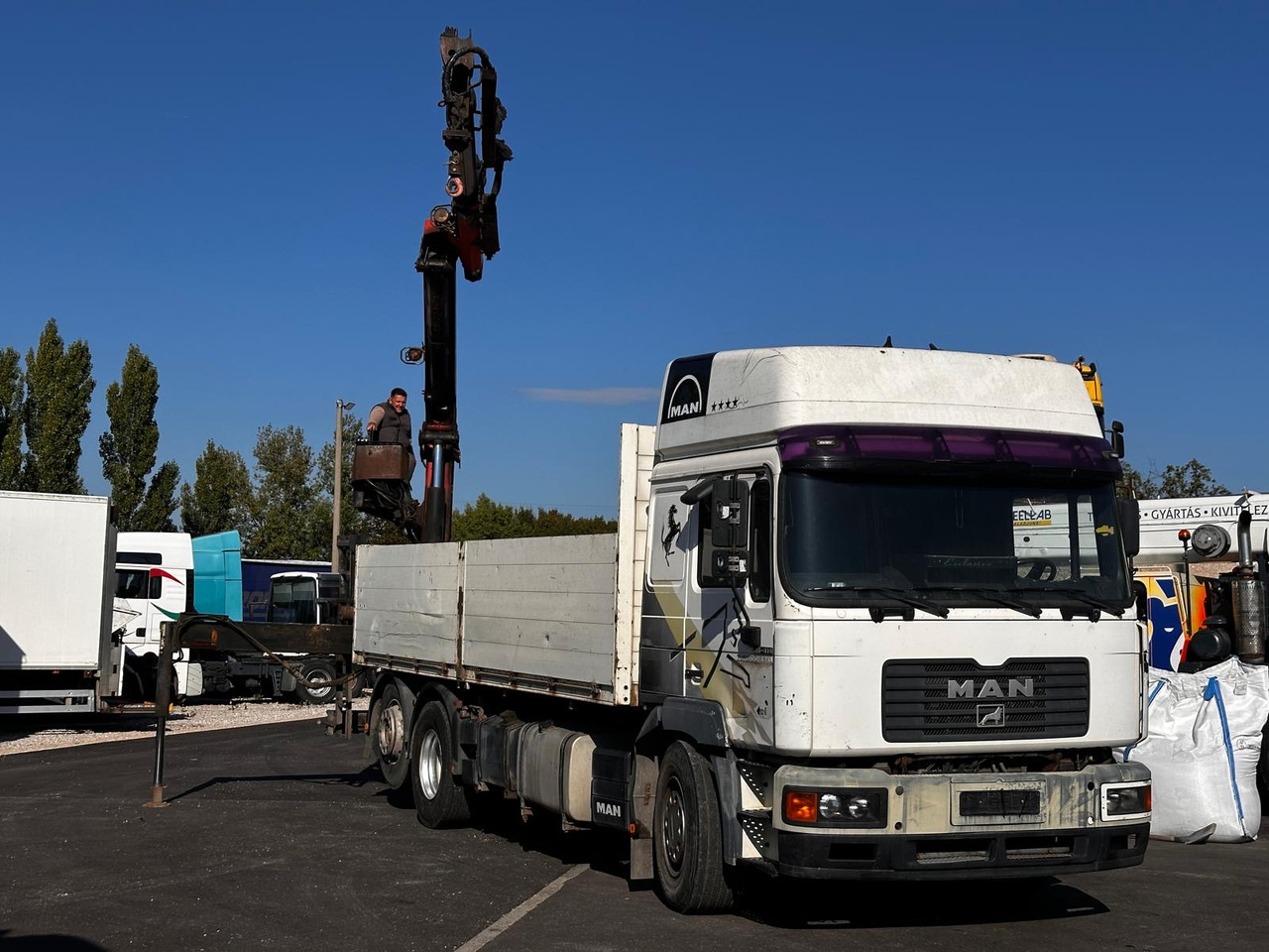 MAN F2000 26.413 Palfinger pk 16000 - Camion con gru: foto 4 MAN F2000 26.413 Palfinger pk 16000 - Camion con gru: foto 4