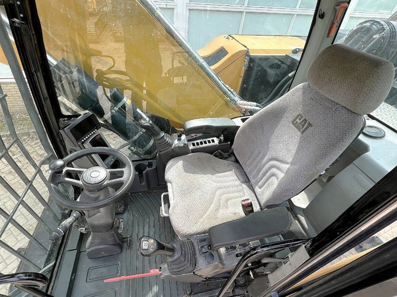 Escavatore per movimentazione per il trasporto di rifiuti Cat MH3022 2015 CE: foto 8 Escavatore per movimentazione per il trasporto di rifiuti Cat MH3022 2015 CE: foto 8