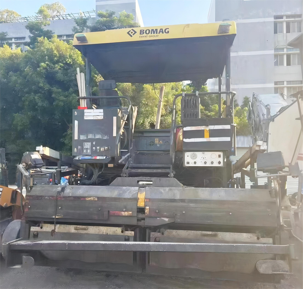 BOMAG BF800C Asphalt Paver Machine Used Asphalt Paver - Finitrice: foto 4 BOMAG BF800C Asphalt Paver Machine Used Asphalt Paver - Finitrice: foto 4