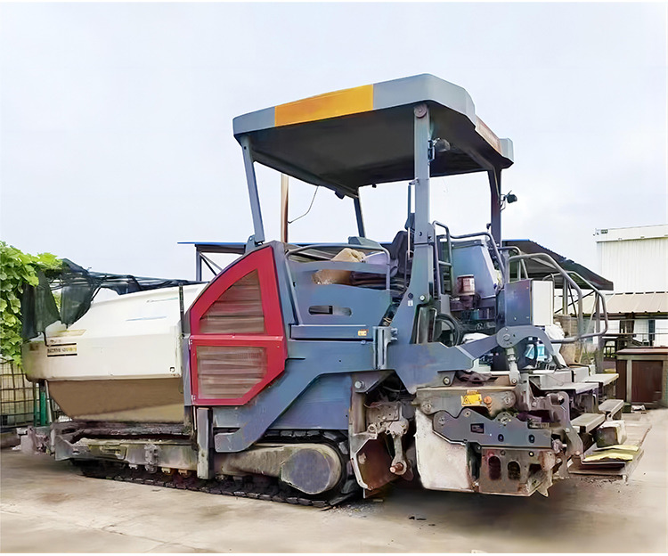 DYNAPAC F3030 Used Asphalt Paver For Sale - Finitrice: foto 1 DYNAPAC F3030 Used Asphalt Paver For Sale - Finitrice: foto 1