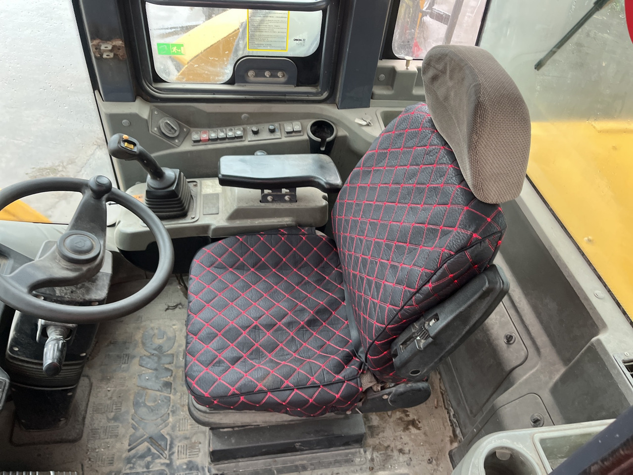 XCMG LW600KV 6 ton front hydraulic wheel loader with good condition - Pala gommata: foto 4 XCMG LW600KV 6 ton front hydraulic wheel loader with good condition - Pala gommata: foto 4