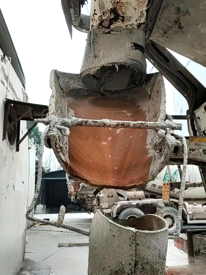 XCMG Official G4804B Used Cement Concrete Mixer 12m³ Concrete Mixer Truck HOWO - Autobetoniera: foto 5 XCMG Official G4804B Used Cement Concrete Mixer 12m³ Concrete Mixer Truck HOWO - Autobetoniera: foto 5