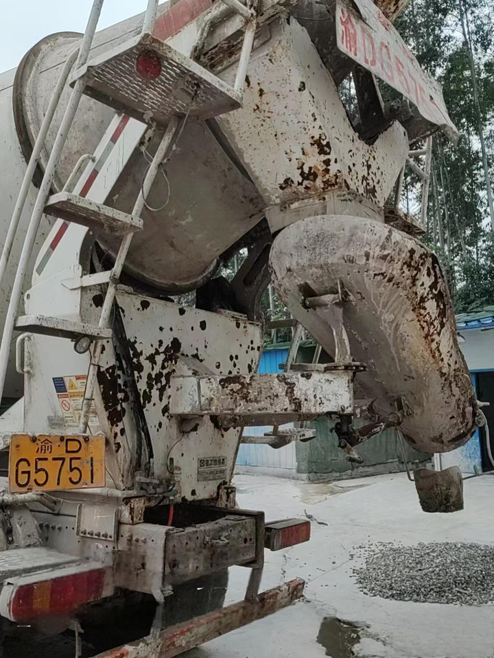XCMG Official G4804B Used Cement Concrete Mixer 12m³ Concrete Mixer Truck HOWO - Autobetoniera: foto 4 XCMG Official G4804B Used Cement Concrete Mixer 12m³ Concrete Mixer Truck HOWO - Autobetoniera: foto 4