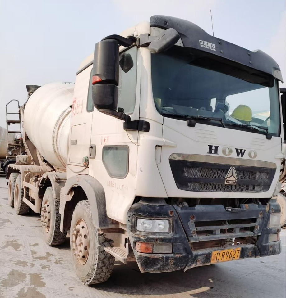 XCMG Official Second Hand G4804B HOWO Concrete Mixer Truck 12 Cubic Hydraulic Concrete Mixer Price List - Autobetoniera: foto 2 XCMG Official Second Hand G4804B HOWO Concrete Mixer Truck 12 Cubic Hydraulic Concrete Mixer Price List - Autobetoniera: foto 2
