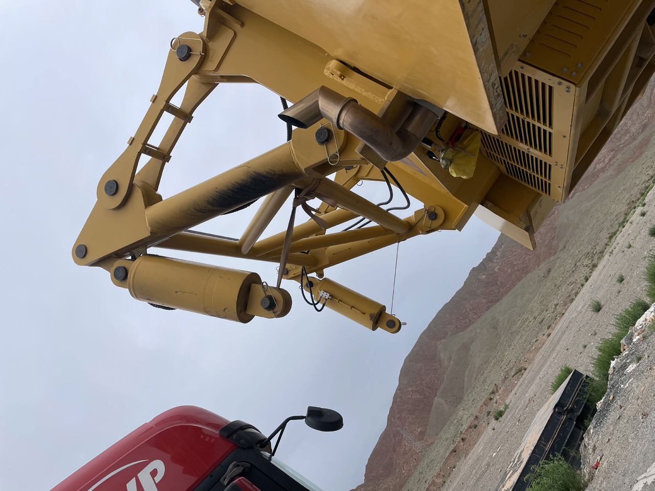 Leasing di  XCMG Official Used Telescopic Crawler Crane XGC11000A 1000 Ton Heavy Duty Lattice Boom Crawler Crane Sale XCMG Official Used Telescopic Crawler Crane XGC11000A 1000 Ton Heavy Duty Lattice Boom Crawler Crane Sale: foto 8
