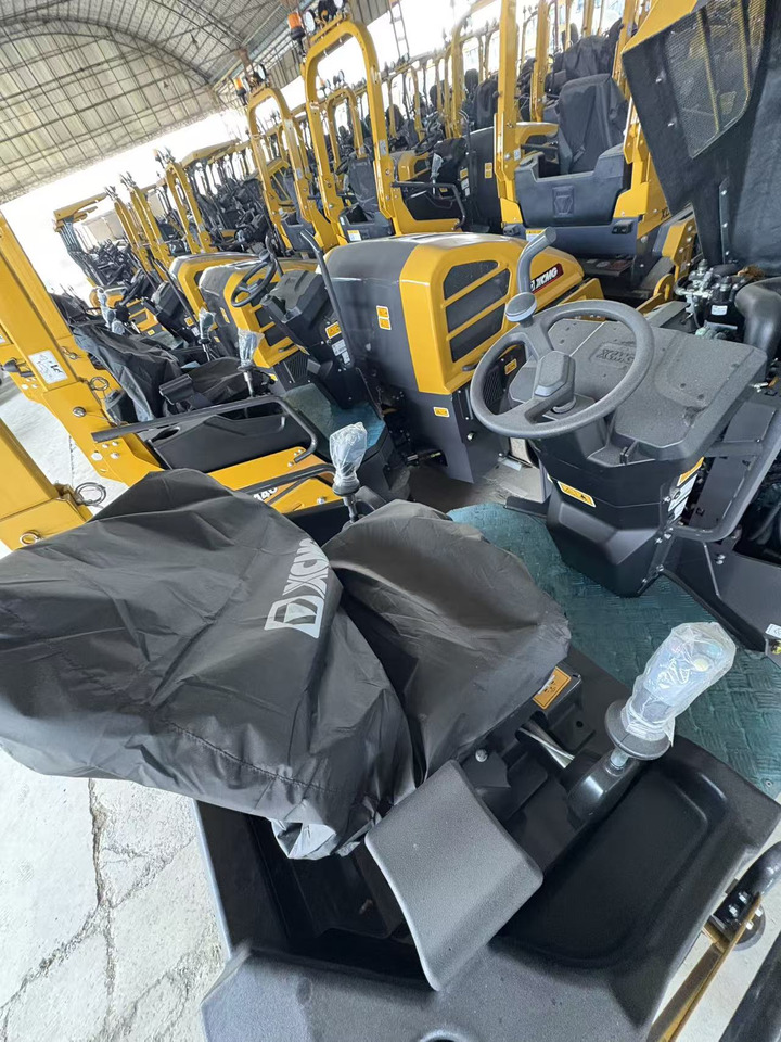 XCMG XD140VT 4ton small Light Diesel Vibratory Road Roller - Mini rullo: foto 5 XCMG XD140VT 4ton small Light Diesel Vibratory Road Roller - Mini rullo: foto 5