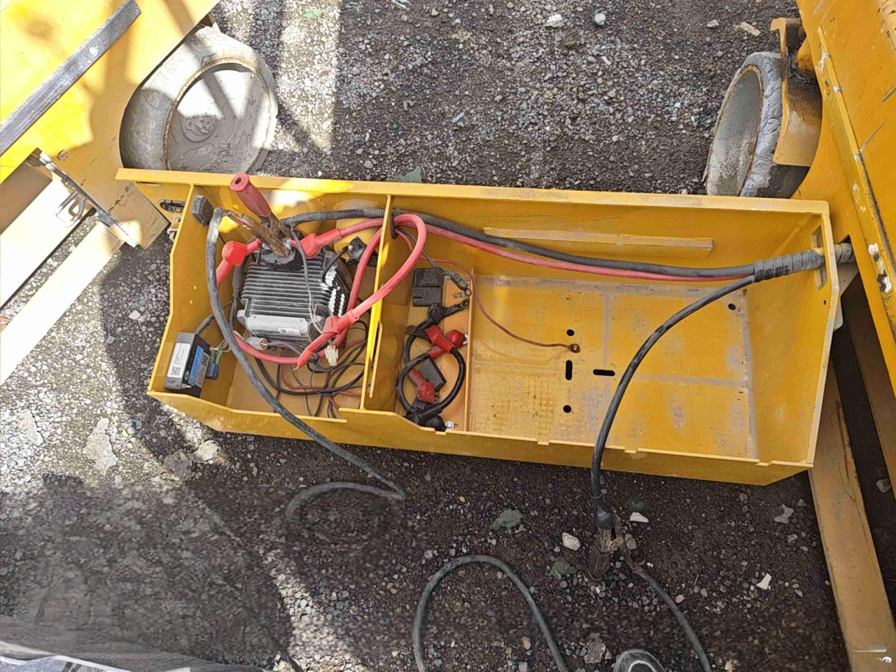 XCMG XG1412HD 14m used scissor lift self-propelled work table - Piattaforma a pantografo: foto 2 XCMG XG1412HD 14m used scissor lift self-propelled work table - Piattaforma a pantografo: foto 2