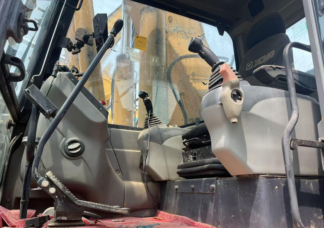 XCMG XR220D mobile crawler rotary drilling rig 25m - Perforatrice: foto 3 XCMG XR220D mobile crawler rotary drilling rig 25m - Perforatrice: foto 3