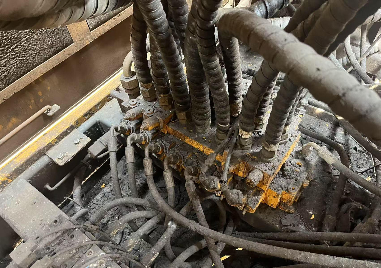 XCMG XR220D mobile crawler rotary drilling rig 25m - Perforatrice: foto 2 XCMG XR220D mobile crawler rotary drilling rig 25m - Perforatrice: foto 2