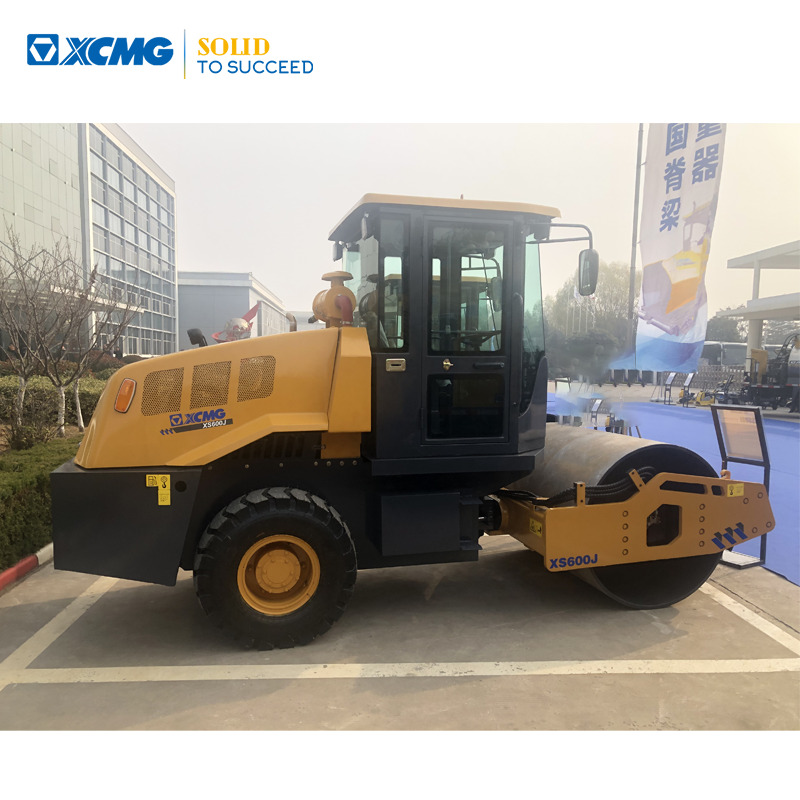 XCMG XS600J 6 ton small single drum Vibratory road Roller - Rullo stradale: foto 1 XCMG XS600J 6 ton small single drum Vibratory road Roller - Rullo stradale: foto 1