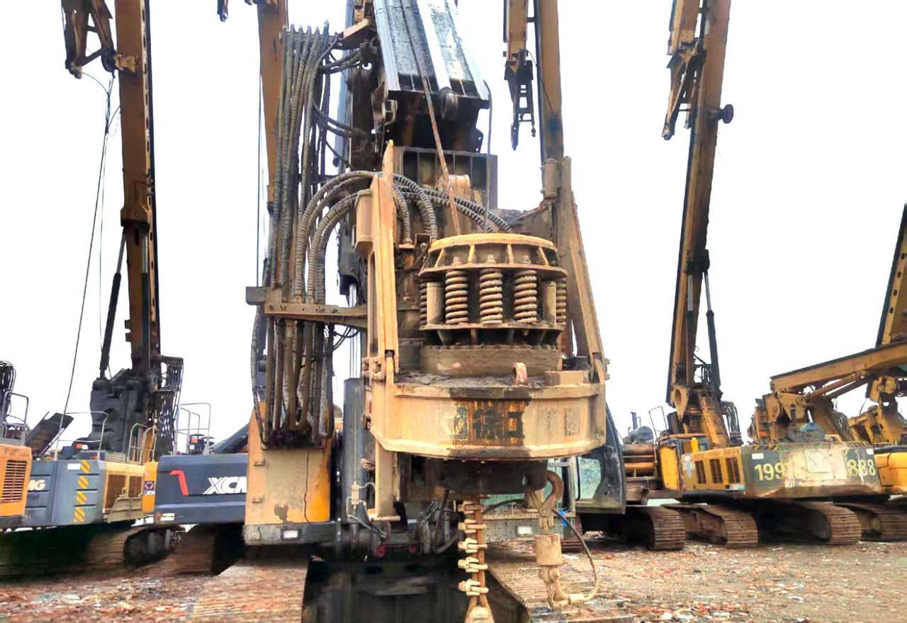 XCMG certified used rotary drilling rig XR240E - Perforatrice: foto 3 XCMG certified used rotary drilling rig XR240E - Perforatrice: foto 3