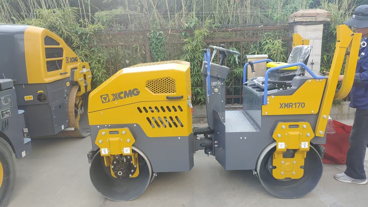 XCMG official brand new 1.7 ton small road roller XMR170 - Mini rullo: foto 2 XCMG official brand new 1.7 ton small road roller XMR170 - Mini rullo: foto 2