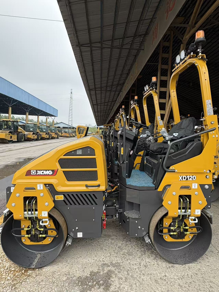 XCMG small XD120 Double Drum Vibratory Road Roller - Mini rullo: foto 2 XCMG small XD120 Double Drum Vibratory Road Roller - Mini rullo: foto 2