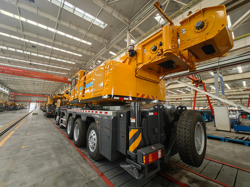XCMG used XCT110 110ton telescopic boom truck crane mobile for sale - Gru: foto 2 XCMG used XCT110 110ton telescopic boom truck crane mobile for sale - Gru: foto 2