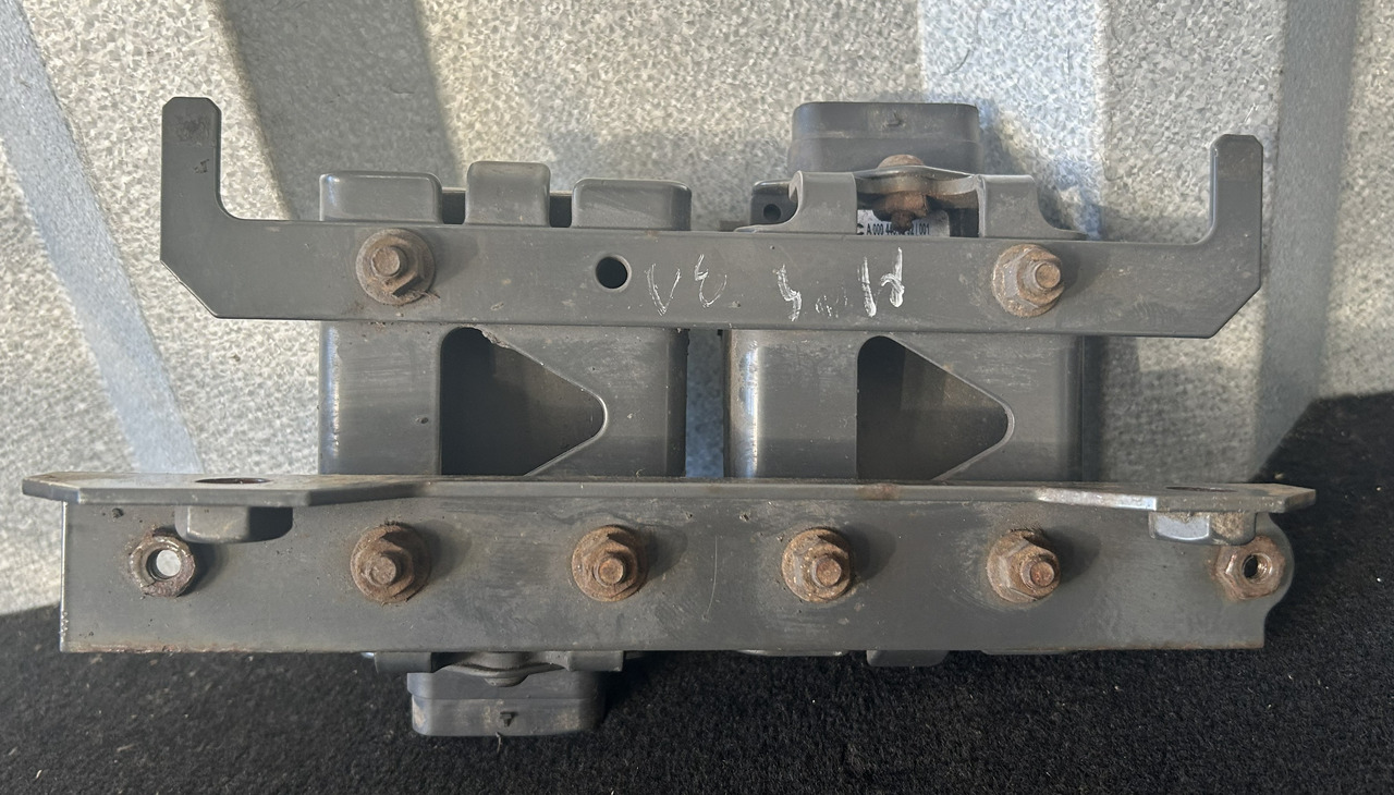 ACTROS MP4 RBZ RADAR CONTROL MODULE - ECU: foto 2 ACTROS MP4 RBZ RADAR CONTROL MODULE - ECU: foto 2