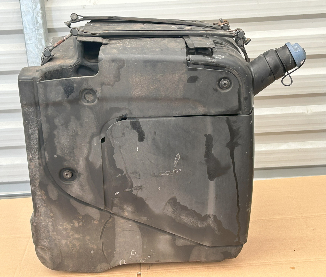 DAF ADBLUE FLUID TANK 90L XF 106 480 - Serbatoio per AdBlue: foto 1 DAF ADBLUE FLUID TANK 90L XF 106 480 - Serbatoio per AdBlue: foto 1