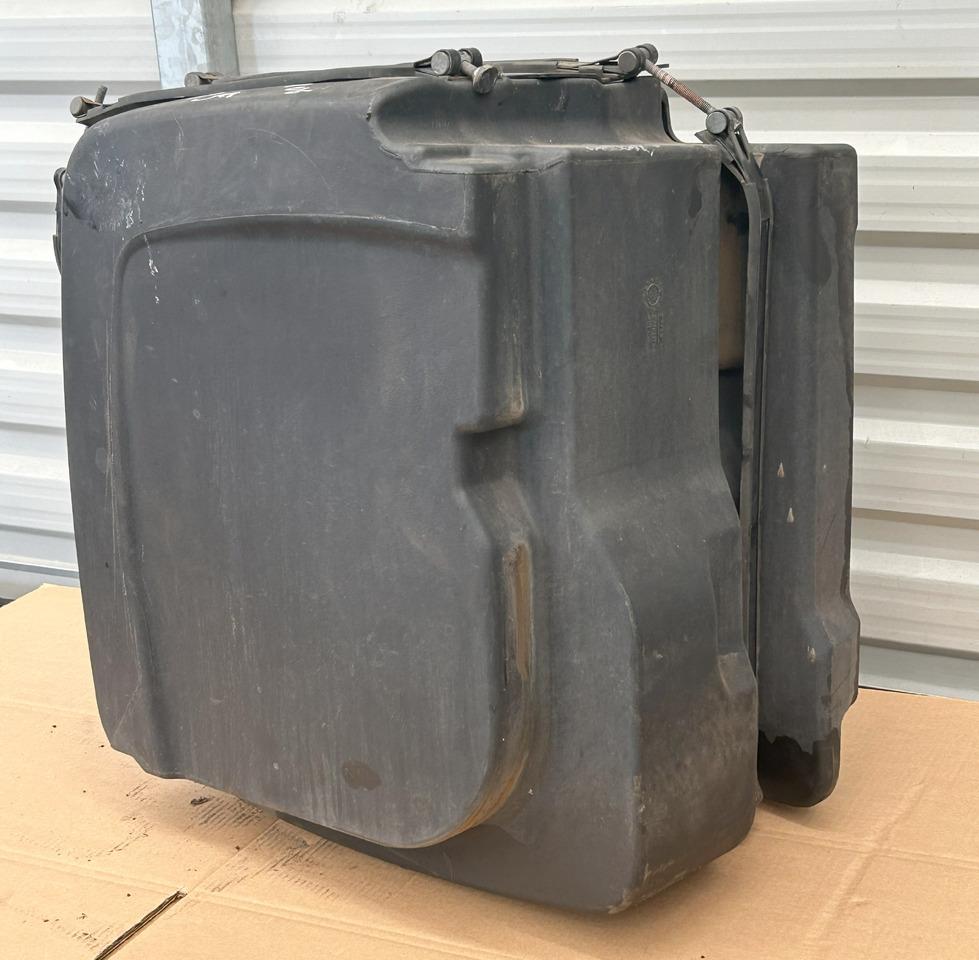 DAF ADBLUE FLUID TANK 90L XF 106 480 - Serbatoio per AdBlue: foto 5 DAF ADBLUE FLUID TANK 90L XF 106 480 - Serbatoio per AdBlue: foto 5
