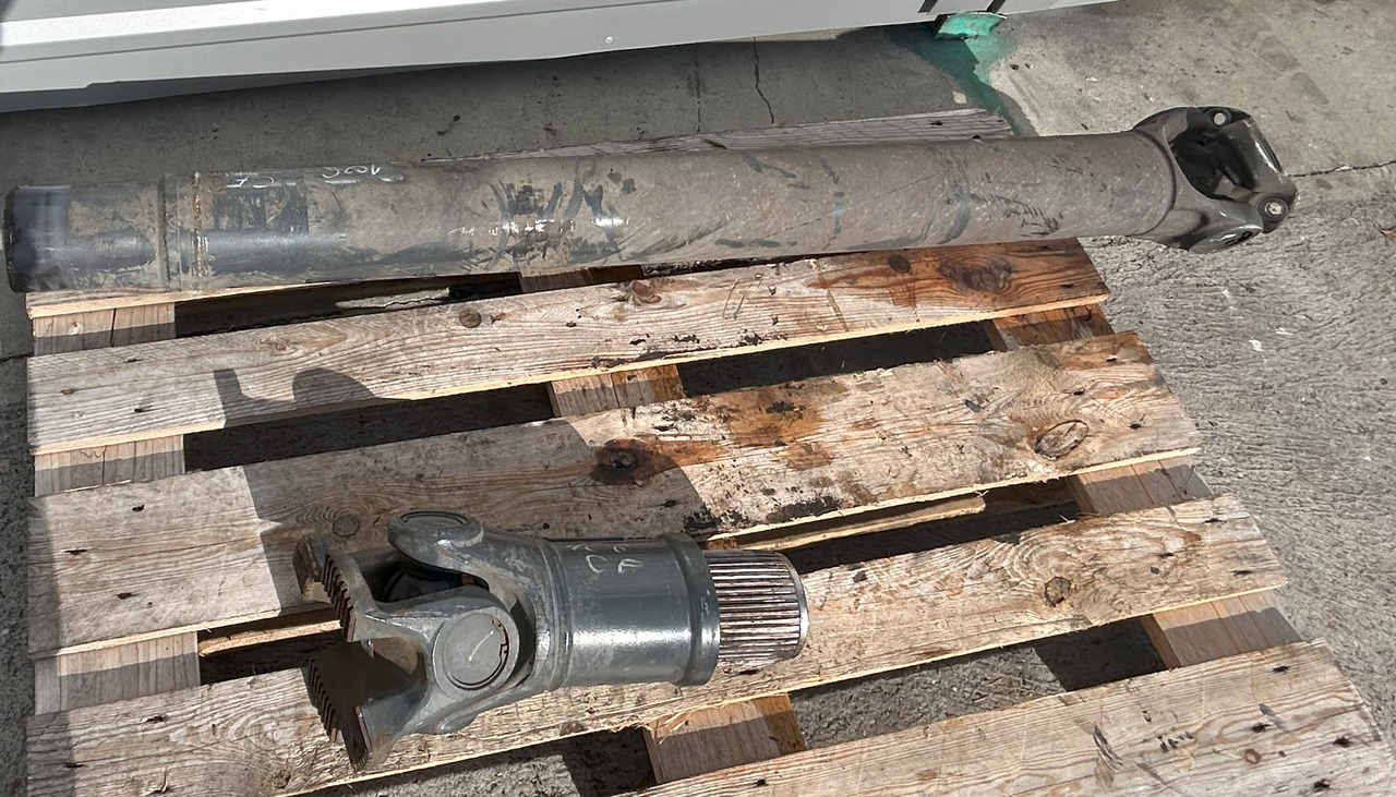 DAF CF EURO 6 440 DRIVE SHAFT LENGTH 1640 MM - Albero di trasmissione: foto 2 DAF CF EURO 6 440 DRIVE SHAFT LENGTH 1640 MM - Albero di trasmissione: foto 2