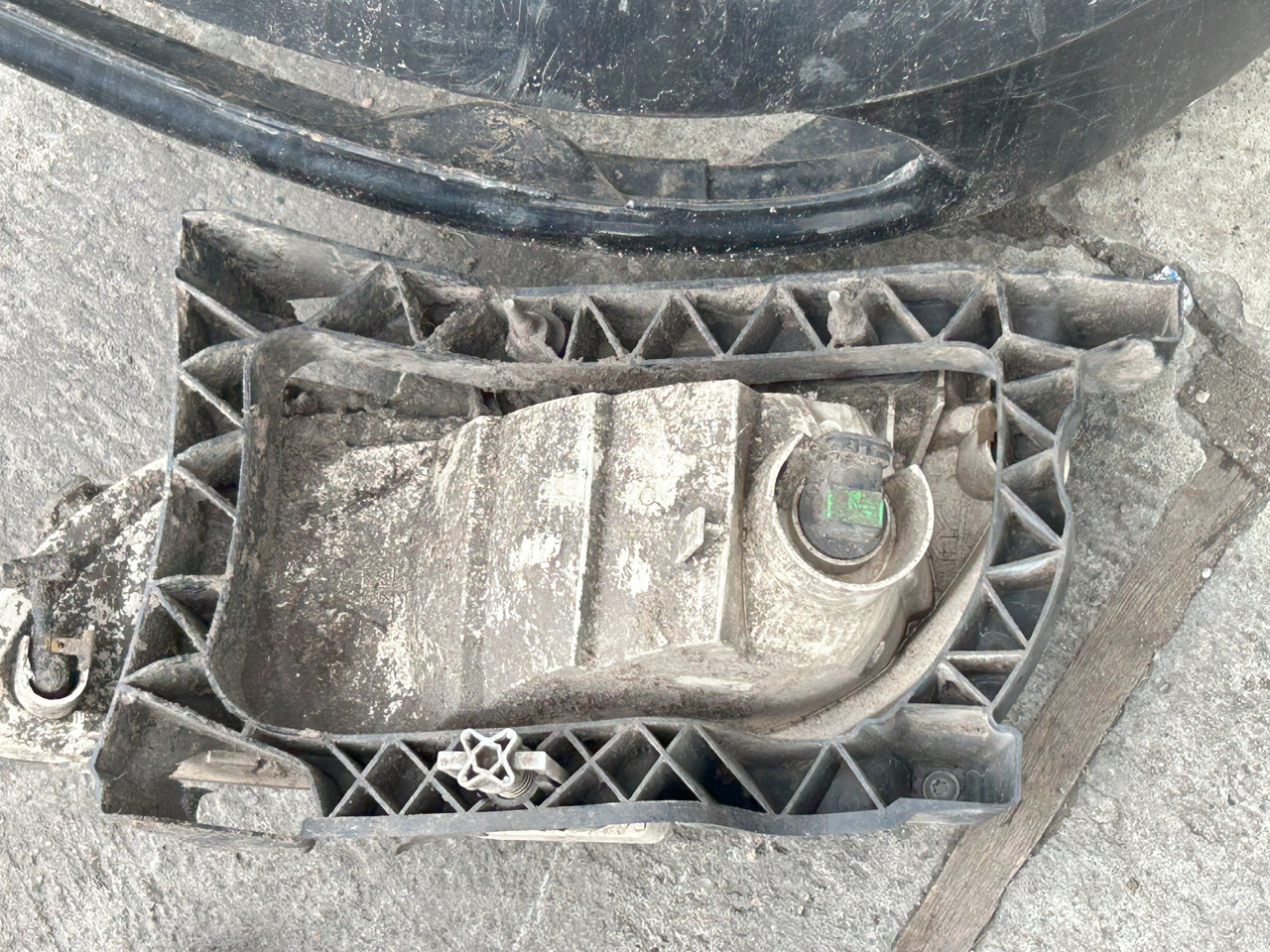 DAF XF 106 480 FRONT BUMPER WITH HALOGENS - Paraurto: foto 5 DAF XF 106 480 FRONT BUMPER WITH HALOGENS - Paraurto: foto 5