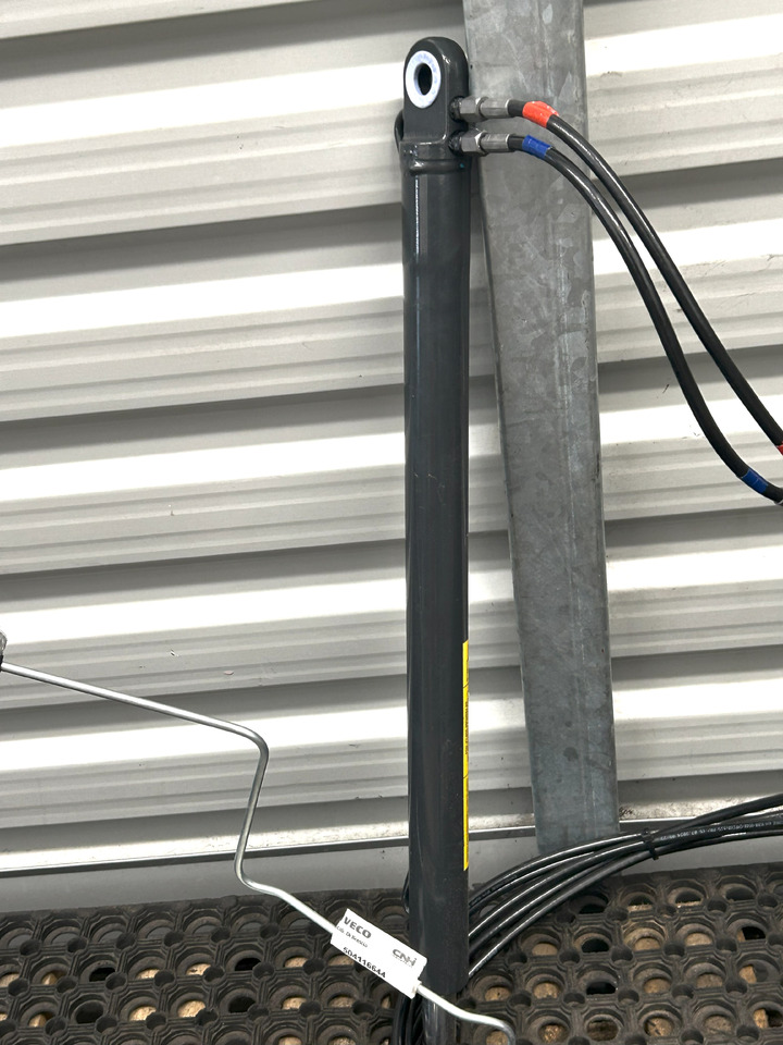 IVECO EUROCARGO 75E MLC CABIN LIFTING KIT - Cilindro idraulico: foto 5 IVECO EUROCARGO 75E MLC CABIN LIFTING KIT - Cilindro idraulico: foto 5