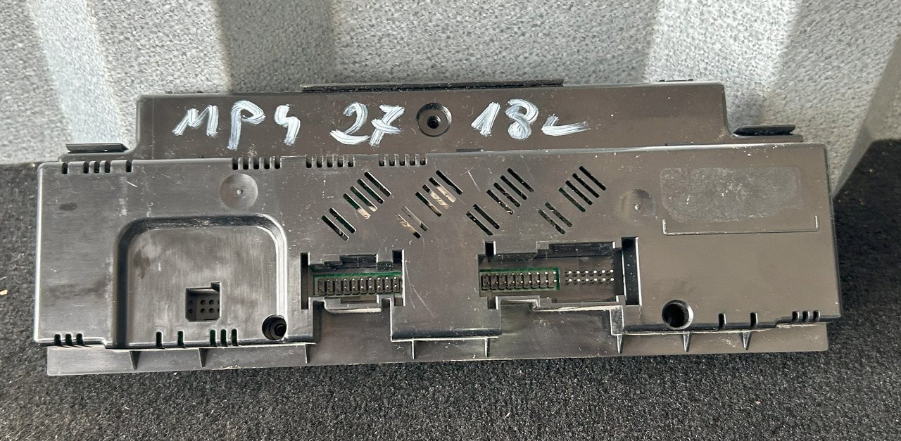 MERCEDES AIR CONDITIONING CONTROL PANEL AROCS MP4 - Ricambio A/C: foto 2 MERCEDES AIR CONDITIONING CONTROL PANEL AROCS MP4 - Ricambio A/C: foto 2