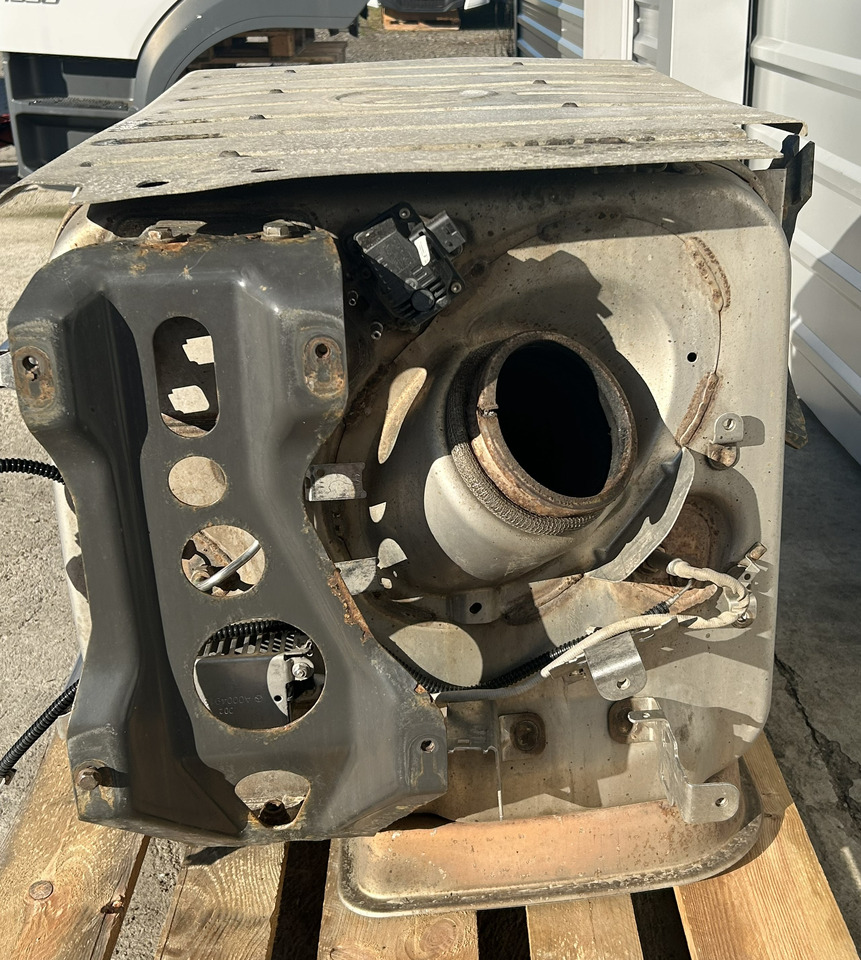 MERCEDES-BENZ ACTROS MP4 DPF CATALYTIC CONVERTER A0084901912 A0094905612 - Convertitore catalitico per Camion: foto 4 MERCEDES-BENZ ACTROS MP4 DPF CATALYTIC CONVERTER A0084901912 A0094905612 - Convertitore catalitico per Camion: foto 4