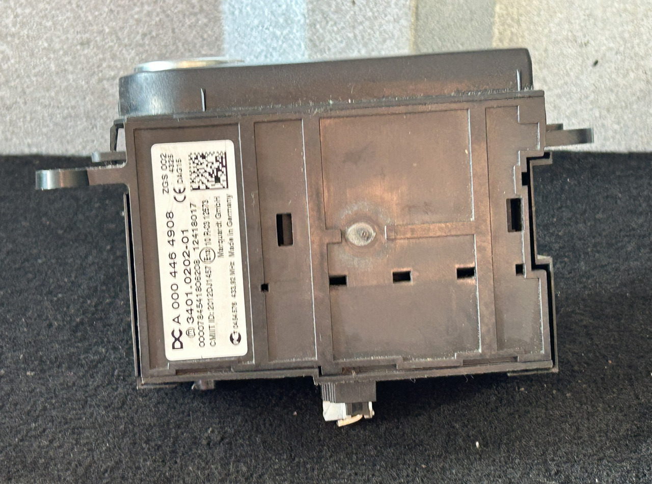 MERCEDES-BENZ ACTROS MP4 START/STOP IGNITION SWITCH - Cruscotto per Camion: foto 3 MERCEDES-BENZ ACTROS MP4 START/STOP IGNITION SWITCH - Cruscotto per Camion: foto 3