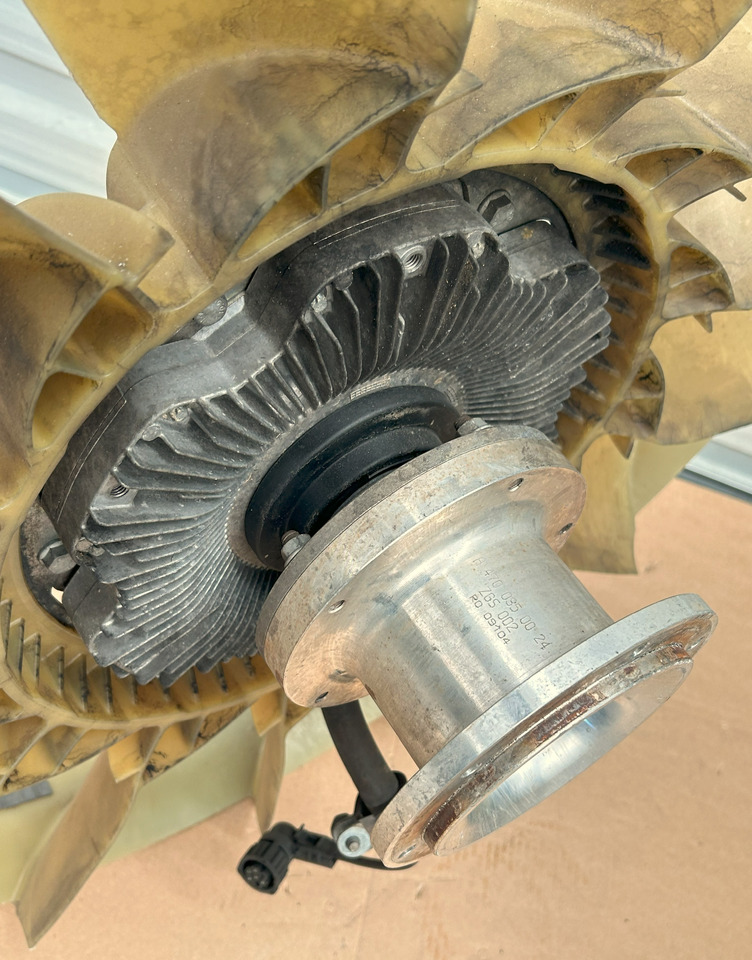 MERCEDES-BENZ VISCOT CLUTCH + FAN ACTROS MP4 - Ventilatore per Camion: foto 4 MERCEDES-BENZ VISCOT CLUTCH + FAN ACTROS MP4 - Ventilatore per Camion: foto 4