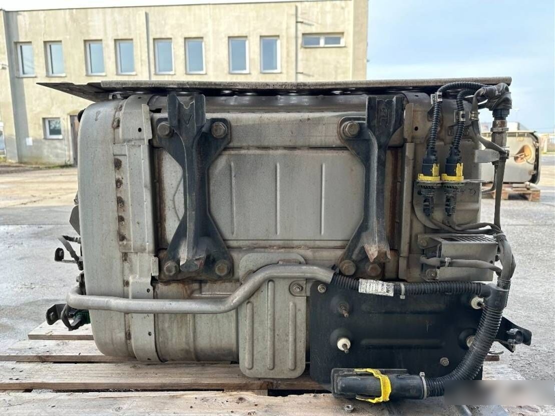 Mercedes-Benz ACTROS MP4 A0084902212 truck - Convertitore catalitico per Camion: foto 2 Mercedes-Benz ACTROS MP4 A0084902212 truck - Convertitore catalitico per Camion: foto 2