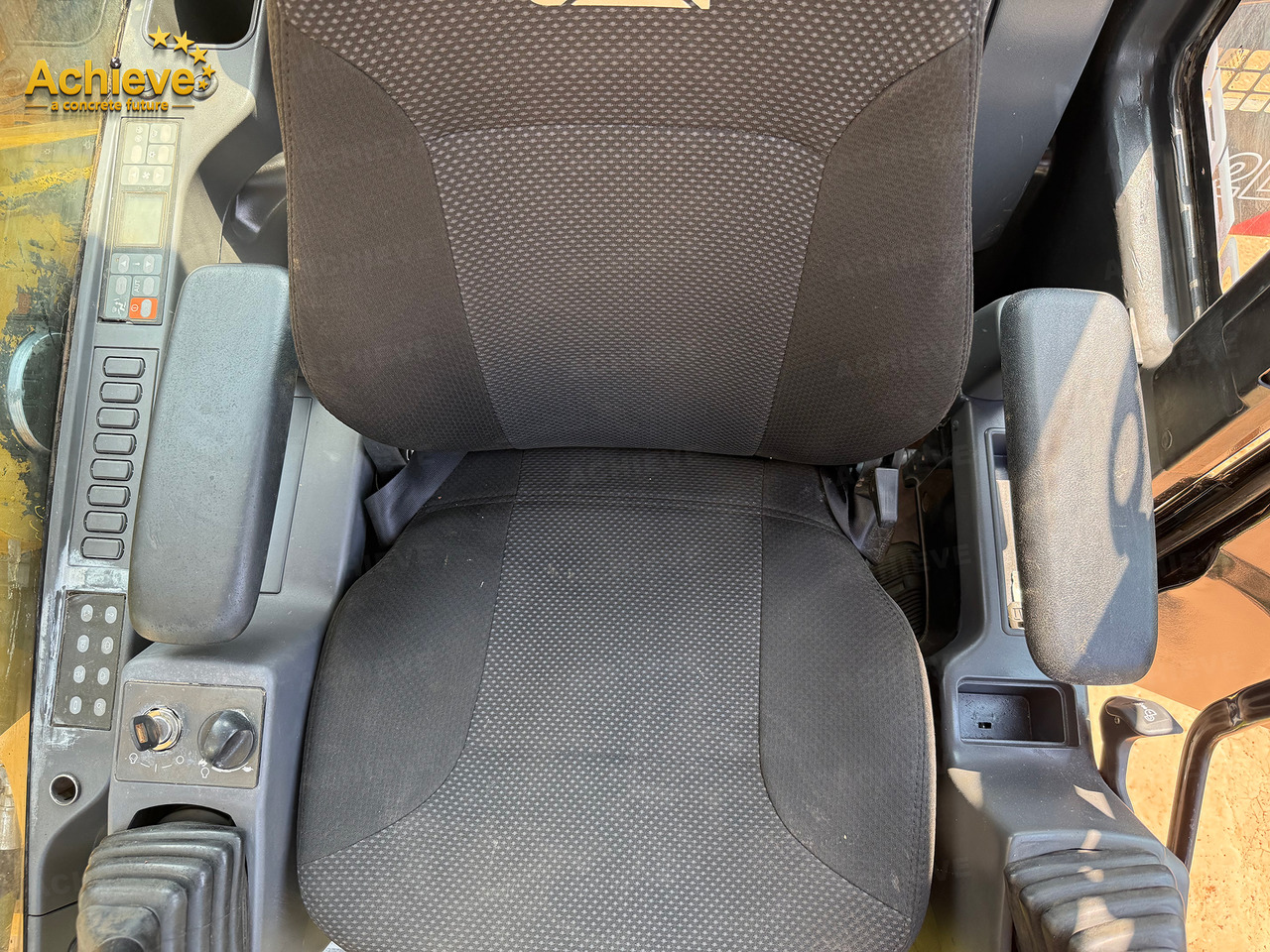 Escavatore CATERPILLAR CAT 329D2L Rebuild 502.7h 158kw 1.54m³ C7.1ATAAC【ACHIEVE】 TOP CONDITION!!!: foto 18 Escavatore CATERPILLAR CAT 329D2L Rebuild 502.7h 158kw 1.54m³ C7.1ATAAC【ACHIEVE】 TOP CONDITION!!!: foto 18