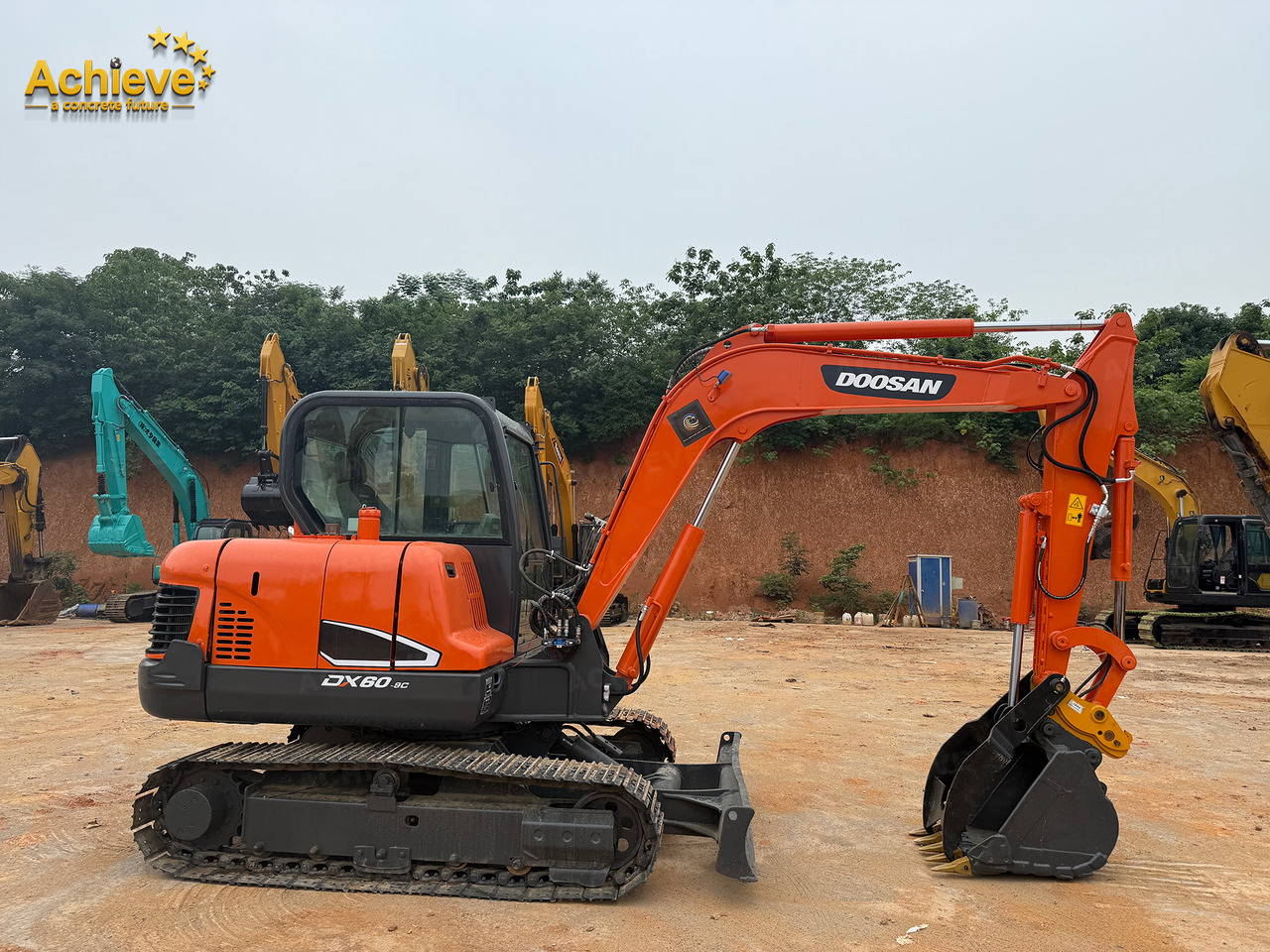 DOOSAN Diwanlun DX60-9 Excavator 38.9(52.1)/2100kW(HP) / rpm D24C 0.23m3 5700kg 4.2+2.8Ton 【ACHIEVE】 TOP CONDITION!!! - Escavatore cingolato: foto 4 DOOSAN Diwanlun DX60-9 Excavator 38.9(52.1)/2100kW(HP) / rpm D24C 0.23m3 5700kg 4.2+2.8Ton 【ACHIEVE】 TOP CONDITION!!! - Escavatore cingolato: foto 4