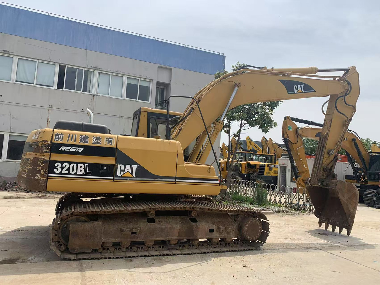 CATERPILLAR 320BL Used Excavator with Original Color - Escavatore cingolato: foto 4 CATERPILLAR 320BL Used Excavator with Original Color - Escavatore cingolato: foto 4