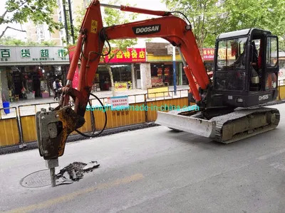 Fairly Used 5 Ton Mini Excavator Doosan Dh55 Excavator with Hydraulic Hammer for Sale - Escavatore cingolato: foto 1 Fairly Used 5 Ton Mini Excavator Doosan Dh55 Excavator with Hydraulic Hammer for Sale - Escavatore cingolato: foto 1