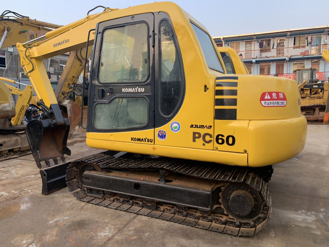 KOMATSU small excavator Komatsu PC60-7 mini digger - Miniescavatore: foto 1 KOMATSU small excavator Komatsu PC60-7 mini digger - Miniescavatore: foto 1